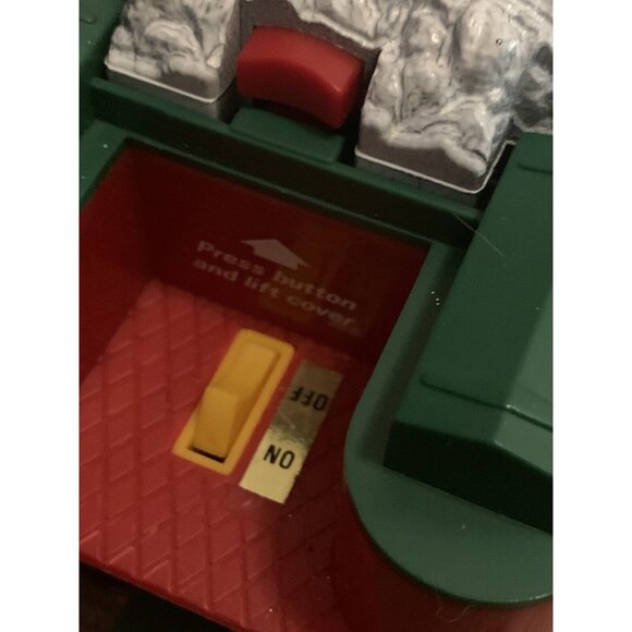 Vintage Christmas Train Set Red & Green Holiday Décor With Lights & Sounds Caboo - Picture 11 of 16